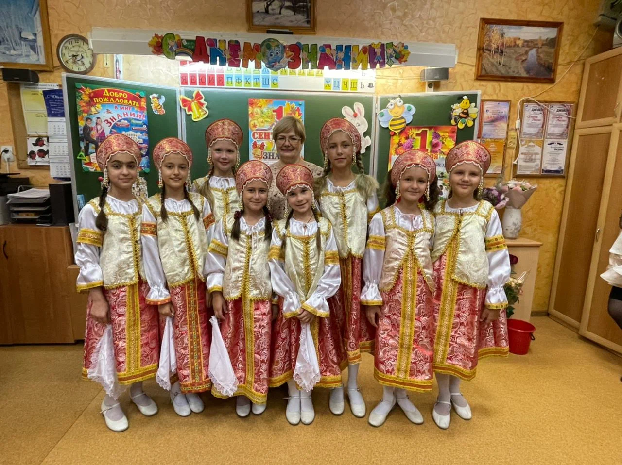 Праздничные народные костюмы