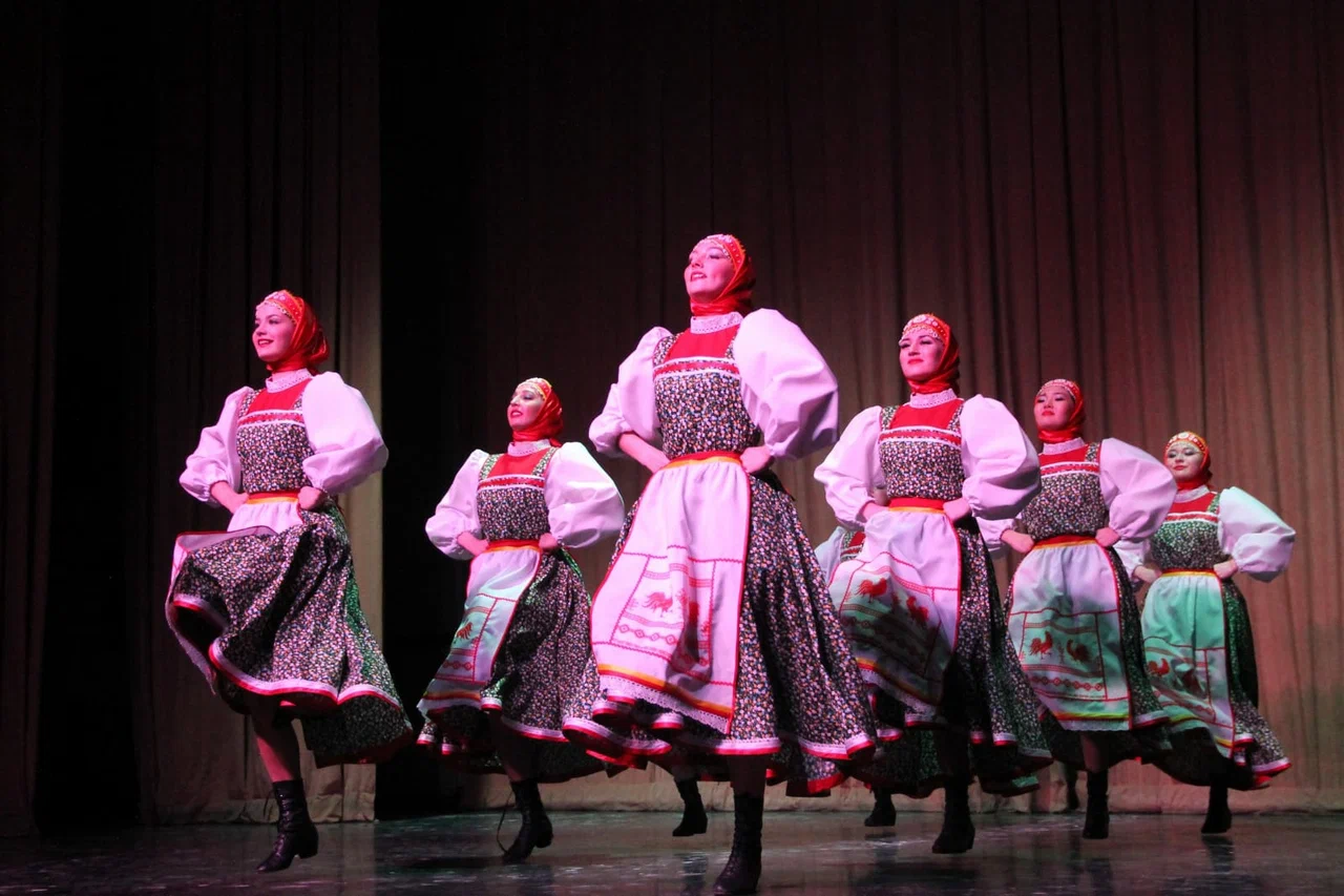 Народные костюмы в мастерской